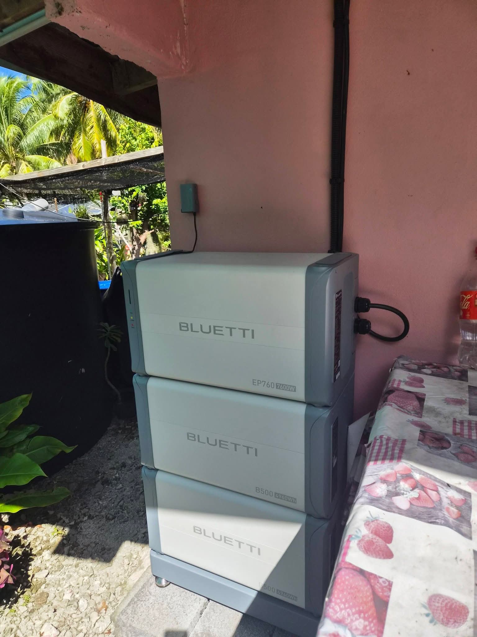 Stockage Bluetti installé à la pension de Maupiti
