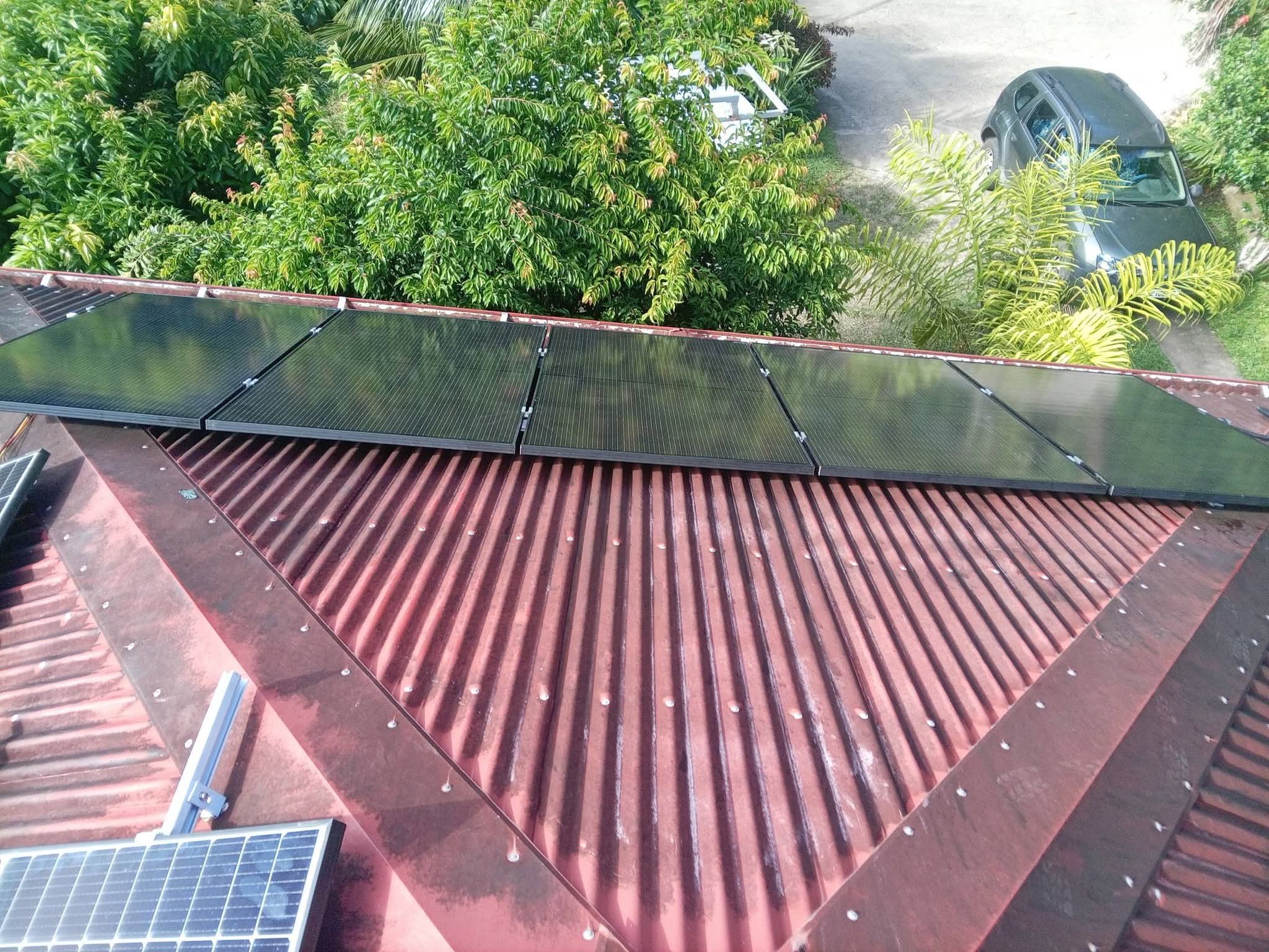 Toiture photovoltaïque résidentielle à Moorea