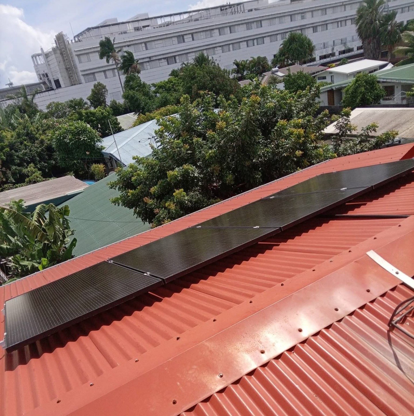Toiture photovoltaïque résidentielle à Pirae